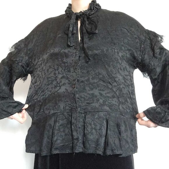 Vintage Victorian style black high neck bow shirt with puffy pirate sleeves - Picture 2 of 14